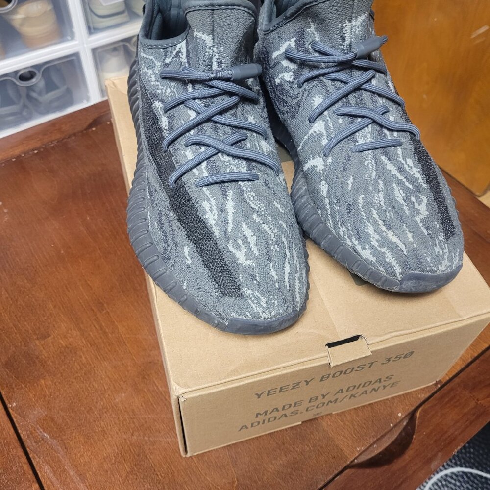 Shoes - Picture 4 of 5